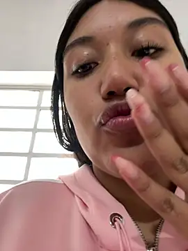 SharaRous's cam snapshot