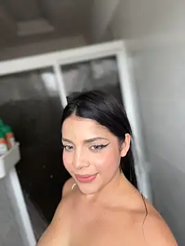 ArieliciousXXX live sex cam