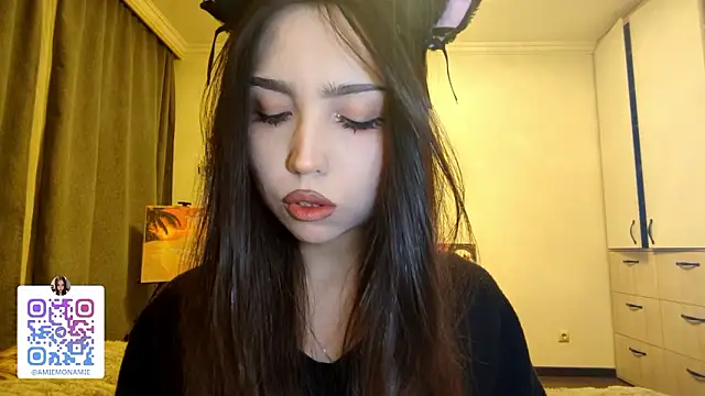 Qwami_Amie's cam snapshot