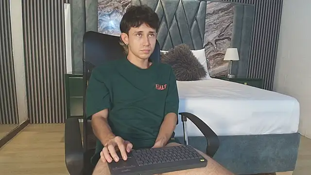 Michael_blue live sex cam