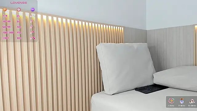 andrea_harmon's cam snapshot