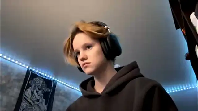 CutieGoga's cam snapshot