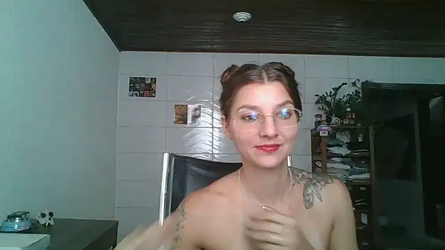 SweetyBabyDemon's cam snapshot