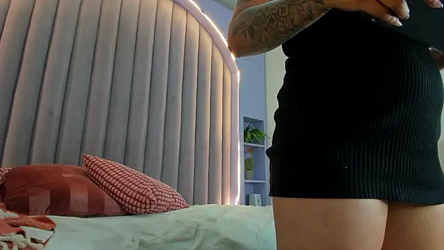 ChloeeMiller__'s cam snapshot