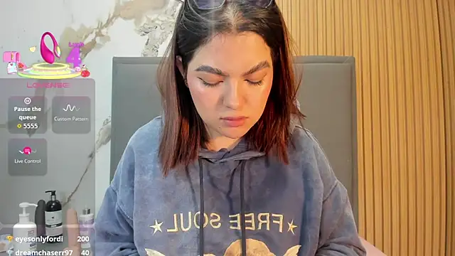 NAHOMIROSSE's cam snapshot