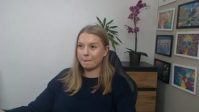 Mysteryerica's cam snapshot