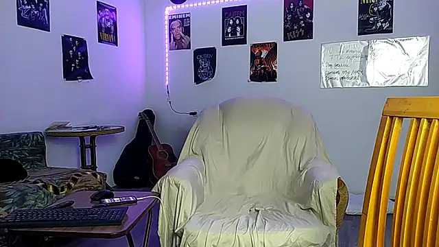 Huntall77's cam snapshot