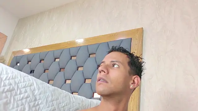 yayi_derek's cam snapshot