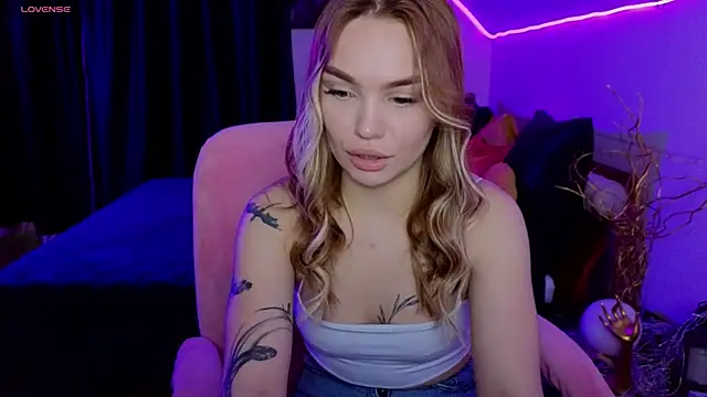 KitsyMoore's cam snapshot