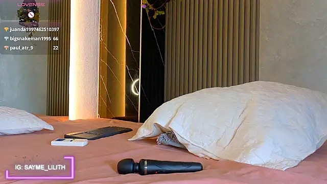 MaddieSteel live sex cam