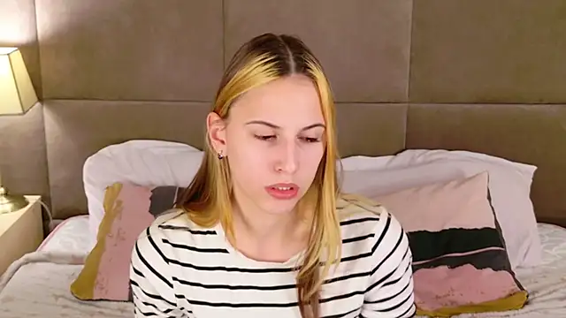 AriaBe11's cam snapshot