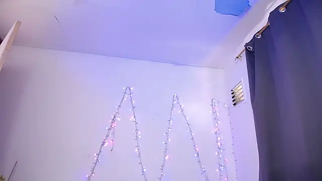 Nicol_Love0's cam snapshot