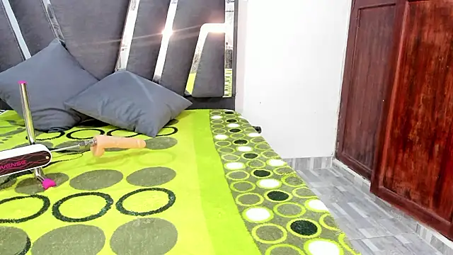 ElleDiamond1's cam snapshot