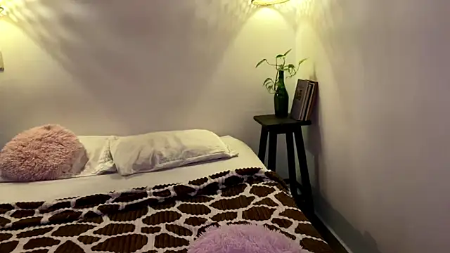 ArianaAlvarez_'s cam snapshot