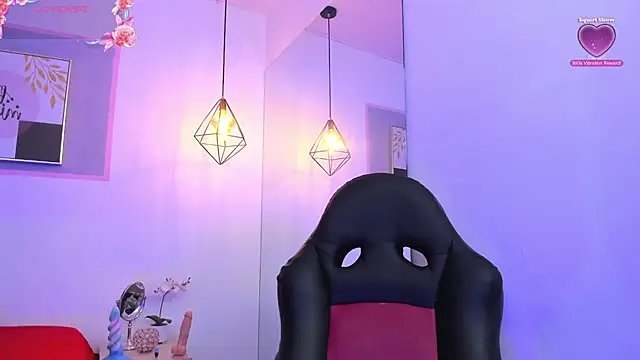 april_jones05's cam snapshot