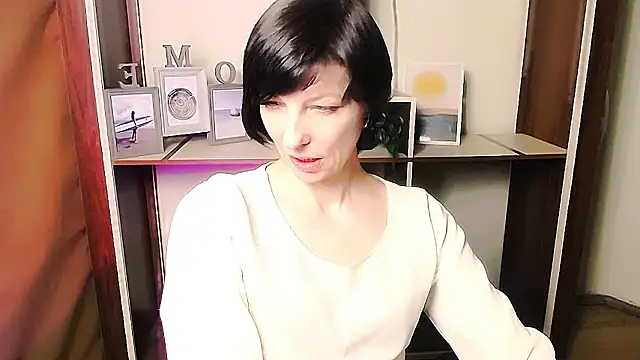 _AngeliaFlow_'s cam snapshot