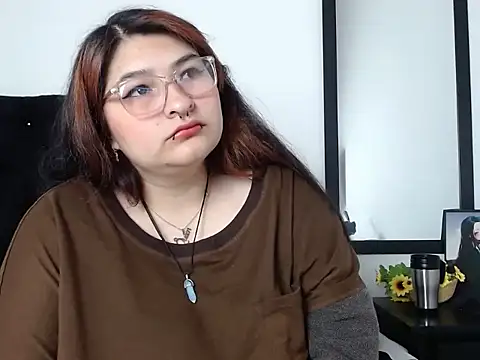 LauraHorny69's cam snapshot