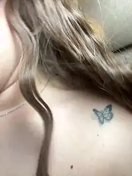 Jullieetta live sex cam