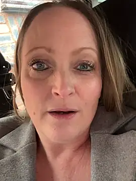 HoneyBluex live sex cam