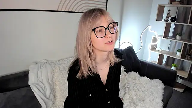 DorineSwary's cam snapshot