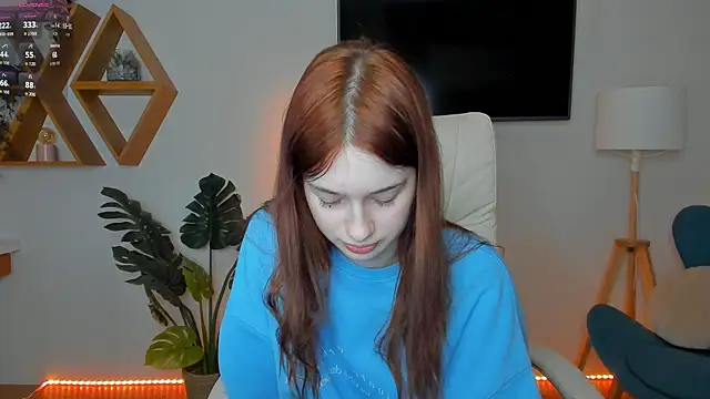 Viola__moon's cam snapshot