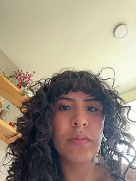 SugarTroubl33 live sex cam