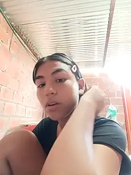 triana-hot18 live sex cam