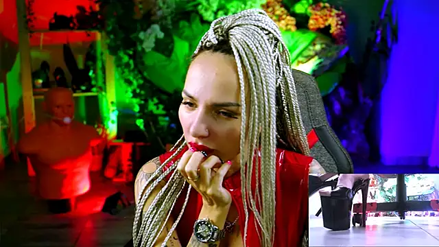 MonicaMaxwel's cam snapshot