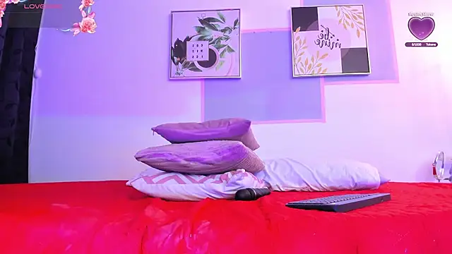 april_jones05's cam snapshot