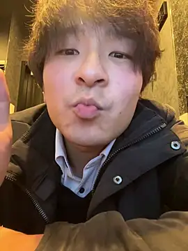 yuuki8910 live sex cam