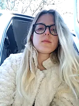 dolcehelena993 live sex cam