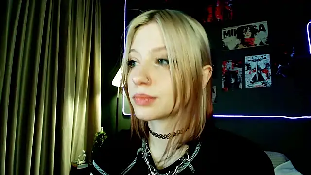 arielabradberry's cam snapshot