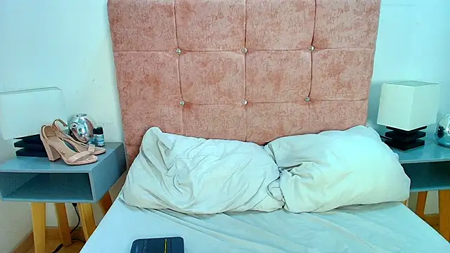 Annie_bonnie_'s cam snapshot