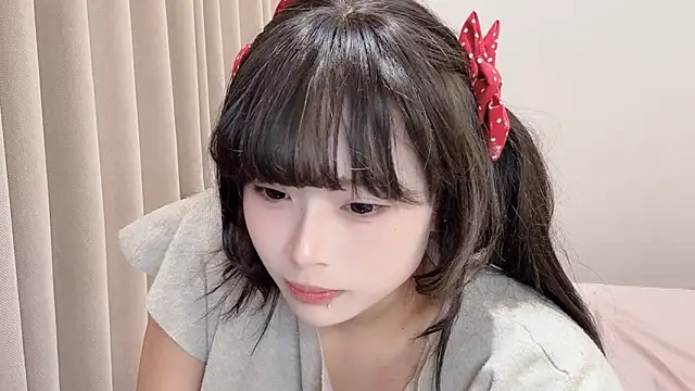 F-Yearn live sex cam