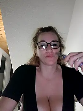 Fifi83Bell's cam snapshot