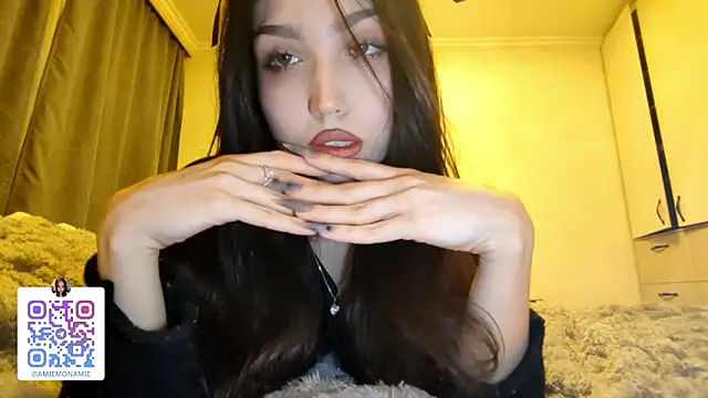 Qwami_Amie's cam snapshot