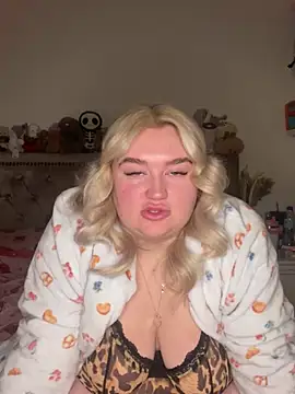 TwoWayT_xx's cam snapshot