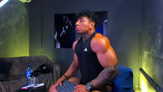 bradley_smith live sex cam