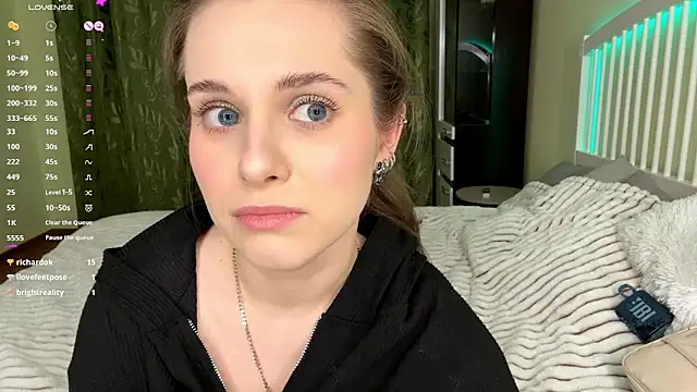 MiaBlanko's cam snapshot