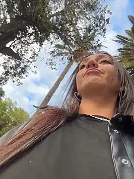 Ninabigtitied's cam snapshot