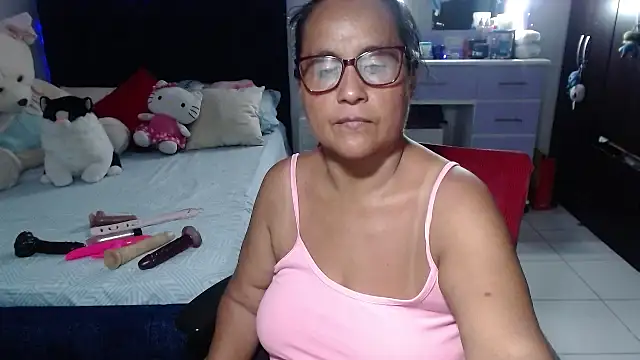 pervert_mommy_'s cam snapshot