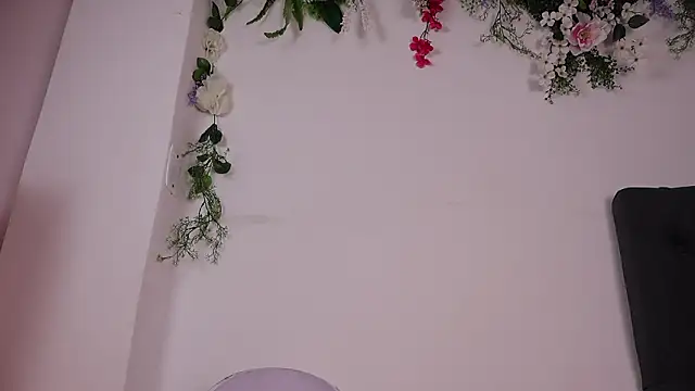 justnala_'s cam snapshot