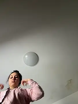 Lucy_doll22's cam snapshot