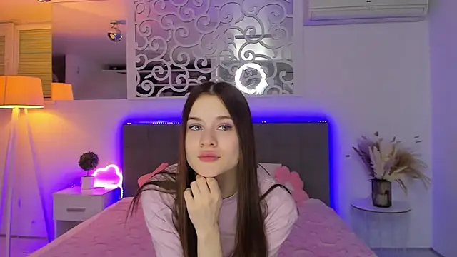 LuisaClover's cam snapshot