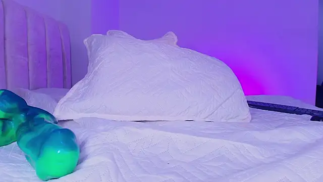 star_hanks's cam snapshot