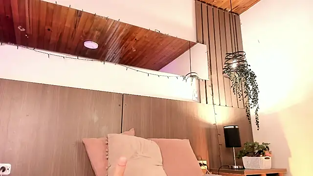 Violet_carson's cam snapshot