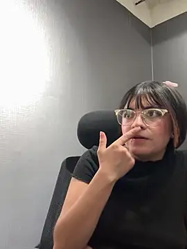 AngieRousse_'s cam snapshot