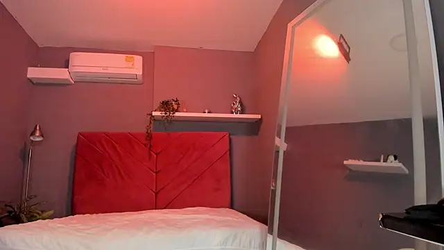 cinnia_'s cam snapshot