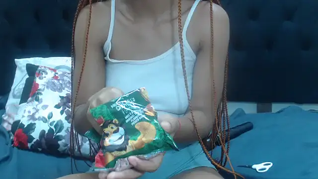 sexyslimx23's cam snapshot