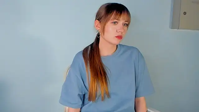 RegenaLinnen's cam snapshot